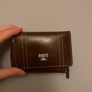 SOLD/Roots brown wallet